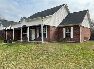 104 Woodward Ln, Silsbee, TX 77656