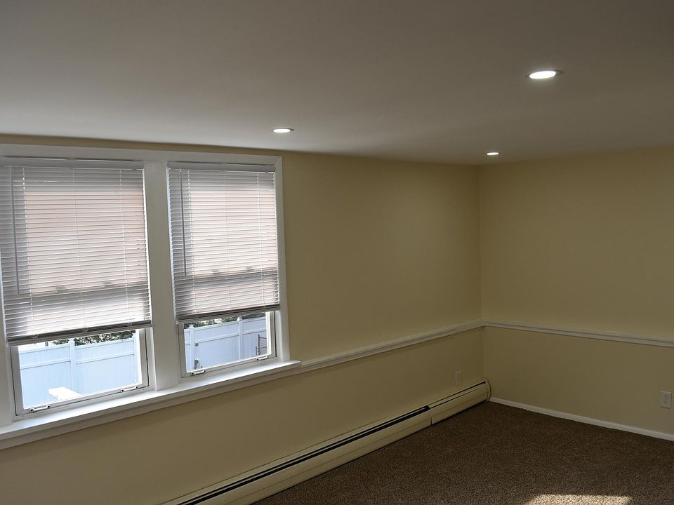 1st image of 158-40 Powells Cove Blvd