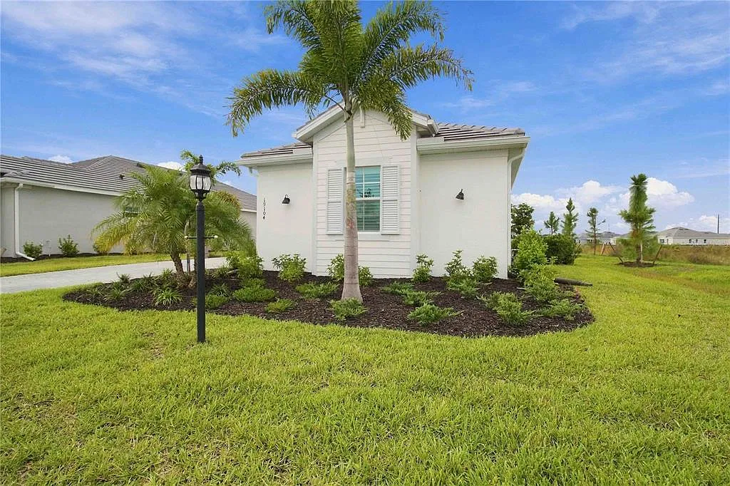 2 bed, 2.5 bath, 1850 sqft, $5,500 — Photo 3