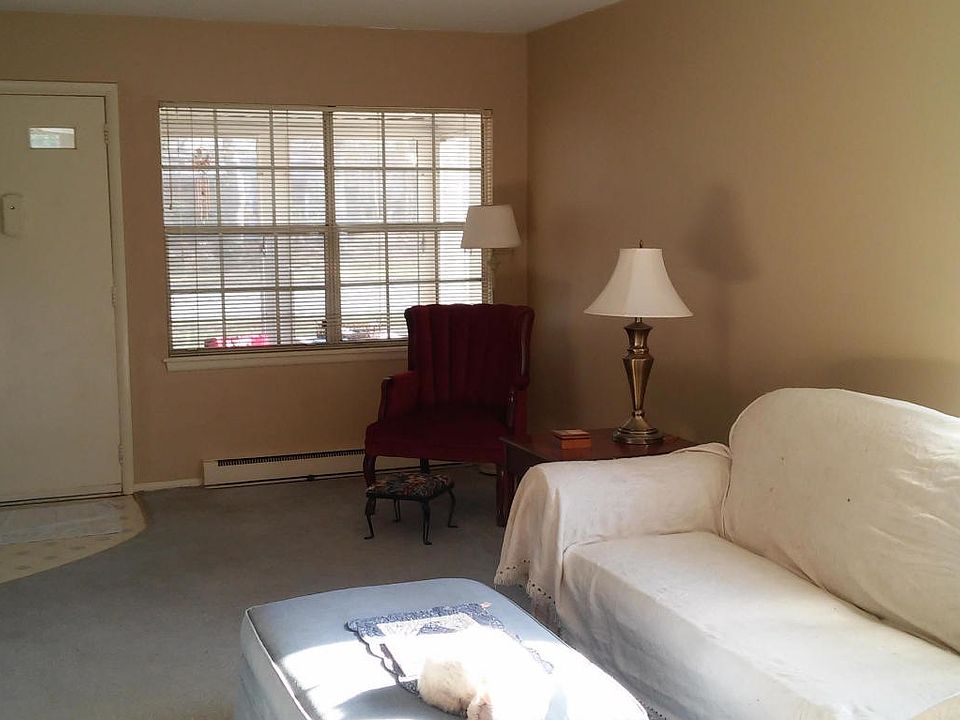 1st image of 212 Huntington Dr