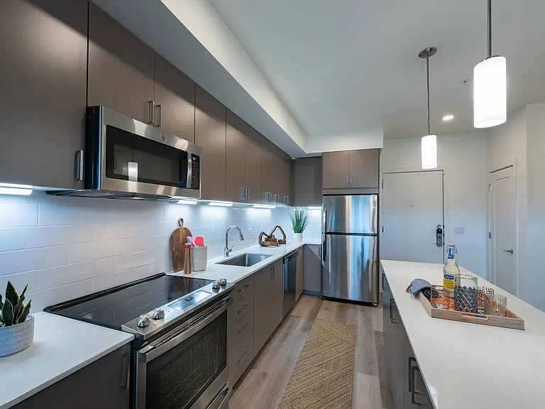 Quartz Countertops & Subway Tile Backsplashes