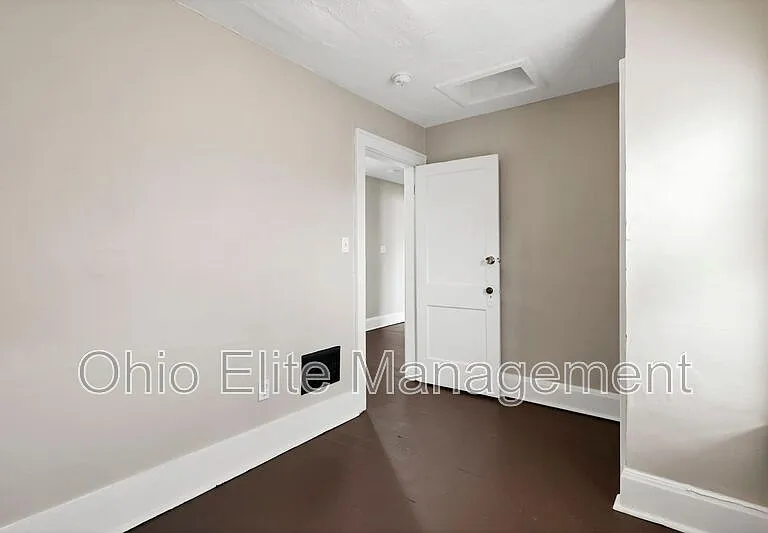 2709 Sullivant Ave — Photo 27