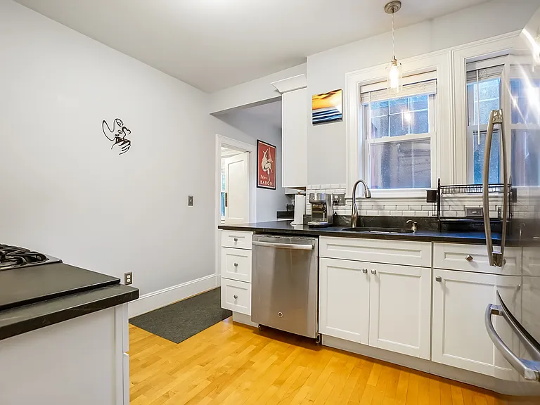 569 Franklin St #6 — Photo 15