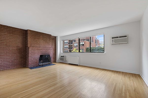 1st image of 425 E 84th St APT 4B