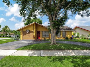 1411 SW 82nd Ter, North Lauderdale, FL 33068