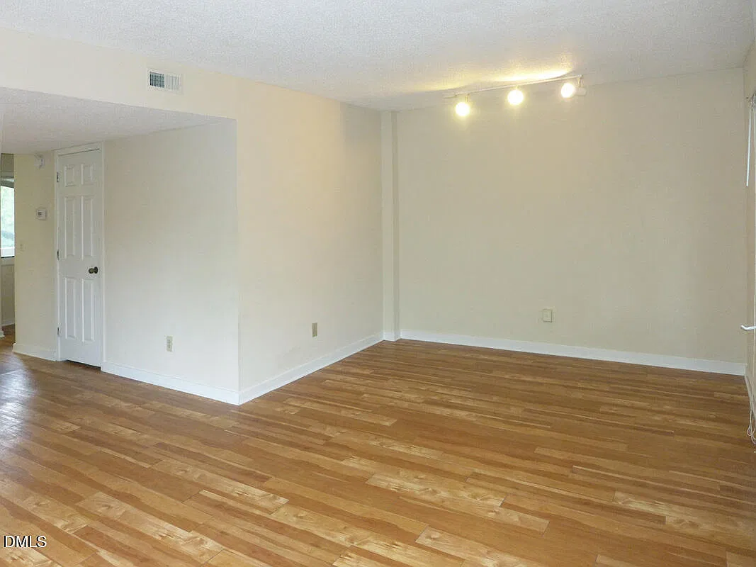 4 bed, 2.0 bath, $2,875 — Photo 3