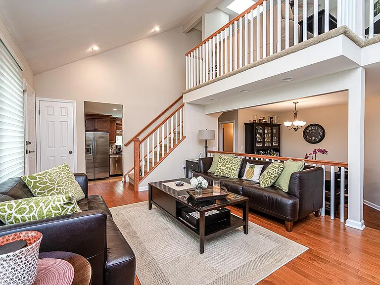 245 Crabtree Ct — Photo 6