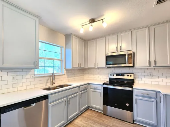 14031 Seymour Dr, Diberville, MS 39540