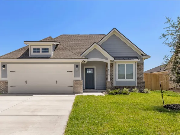 1529 Birdie Ct, Navasota, TX 77868