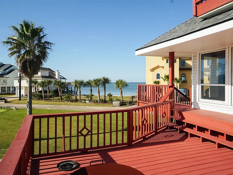 16619 Bayfront Dr — Photo 11