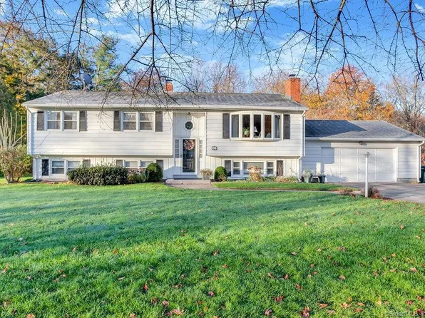 47 Rolling Ridge Road, Hamden, CT 06518