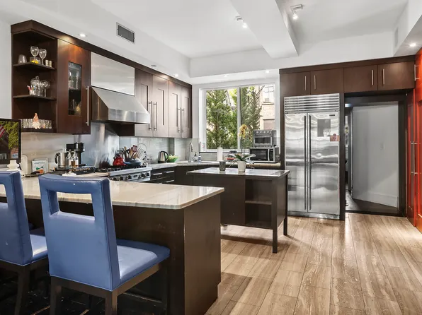 209 East 31st Street image 4 of 9