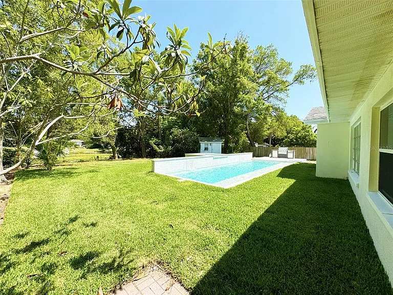 101 S Corona Ave — Photo 27