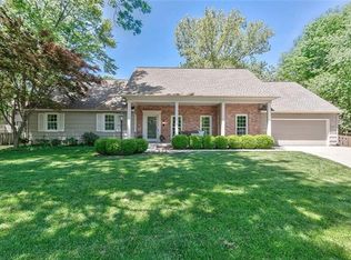 9818 Cedar Dr, Overland Park, KS 66207