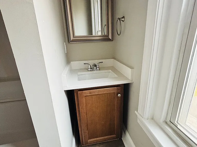 718 Linden St — Photo 14