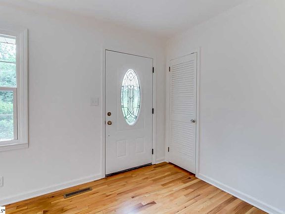 2nd image of 2 Starsdale Cir