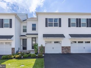 121 Golden Vale Dr, Royersford, PA 19468