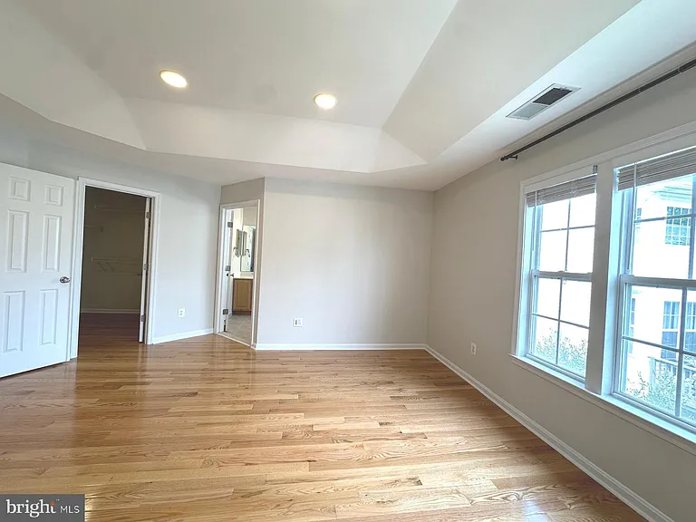 44272 Silkworth Ter — Photo 21