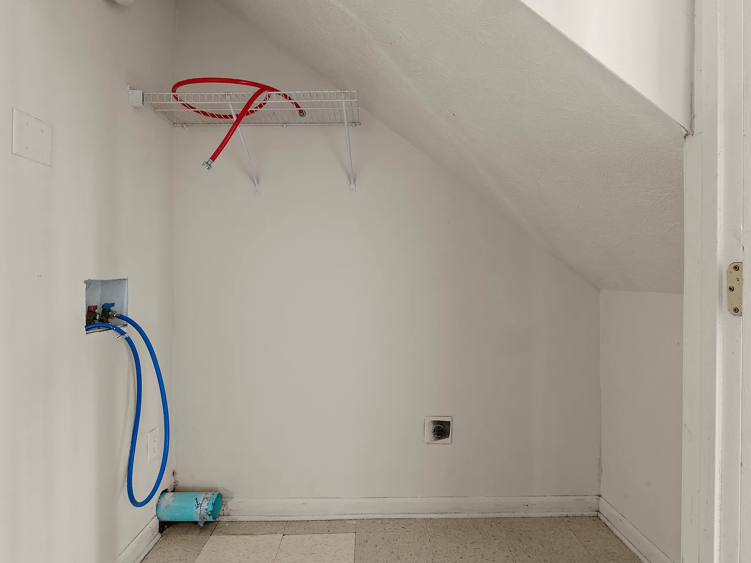 2 bed, 1.5 bath, 1020 sqft, $1,490 — Photo 4