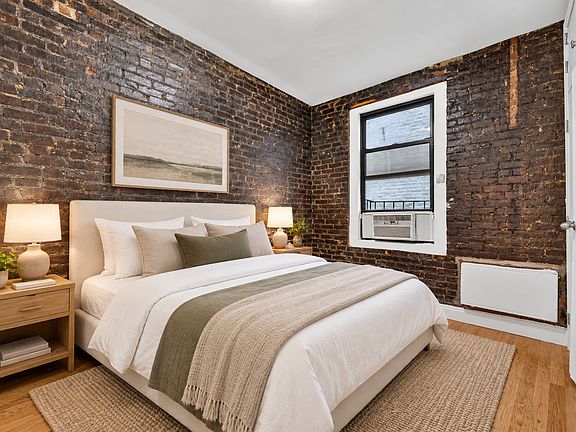4th image of 2 Bank St APT 9