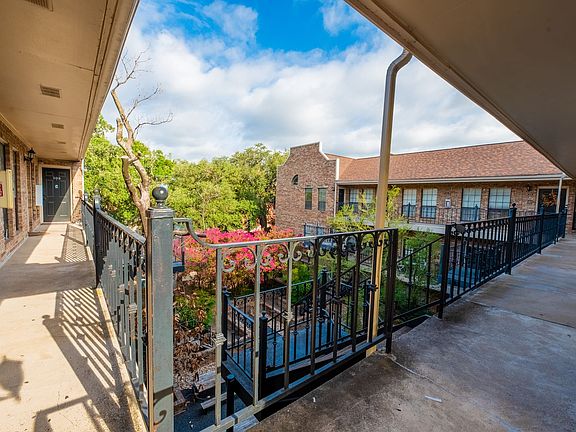 3rd image of 2801 Rio Grande St APT 306