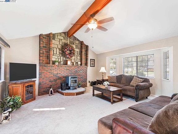5th image of 729 Hattan Dr