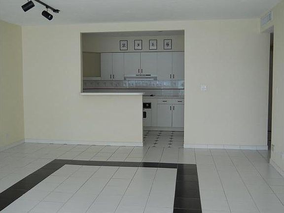 2nd image of 1408 Brickell Bay Dr APT 1112