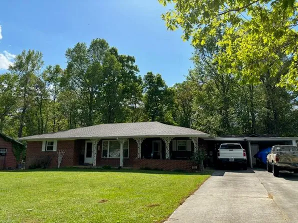 636 Washington Ave, Etowah, TN 37331