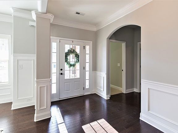 3rd image of 205 Carters Creek Ct