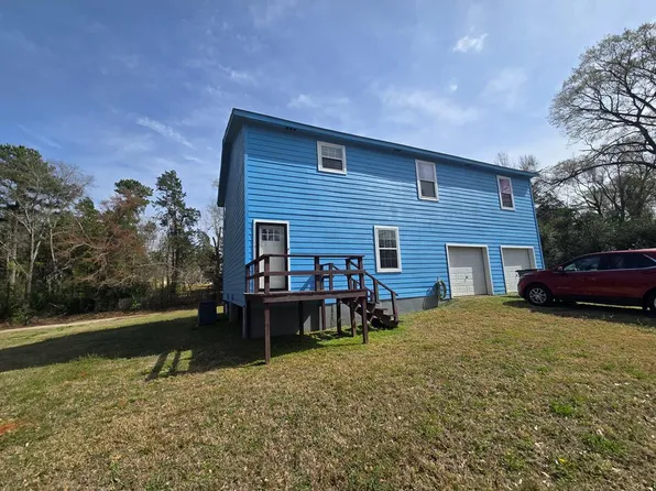 214 Ruth St, Palestine, TX 75801