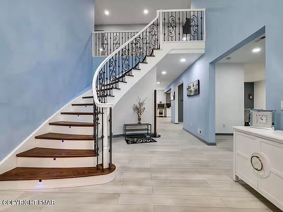 3rd image of 74 Buckhill Rd