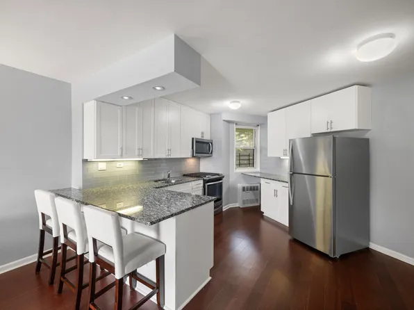 5700 Arlington Avenue image 3 of 14