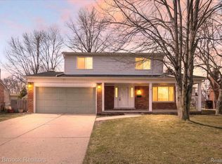 33815 Orban Dr, Sterling Heights, MI 48310