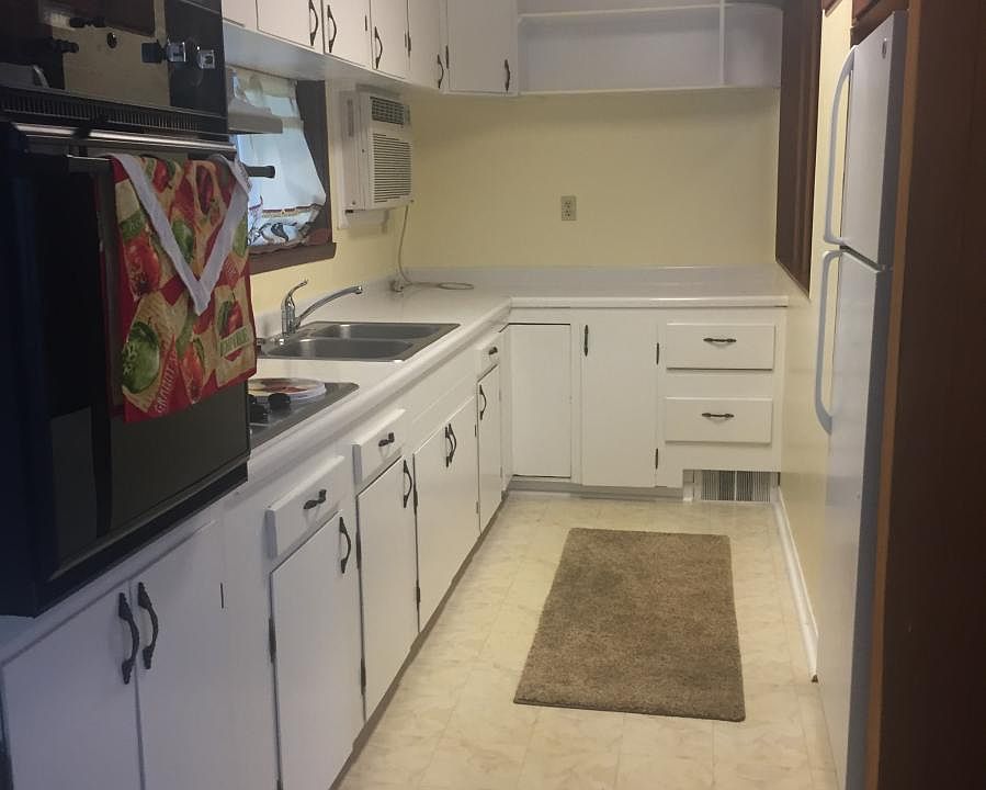 Kitchen with plenty of storage space