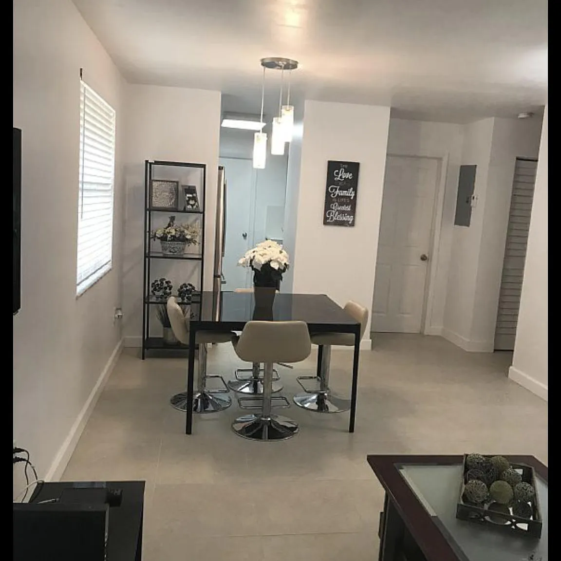 2 bed, 1.5 bath, 850 sqft, $2,300 — Photo 1
