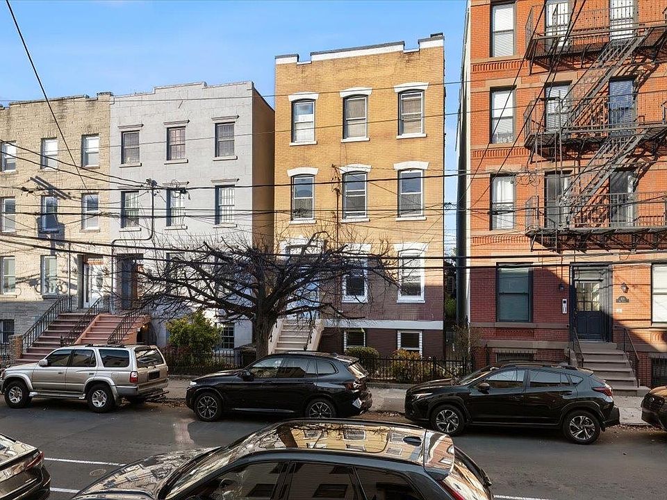 1st image of 308 2nd St APT 2