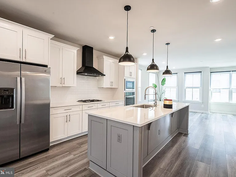 13001 Hattontown Sq — Photo 16