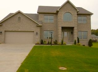 1107 Crosscreek Dr, Uniontown, PA 15401