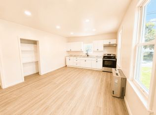 4 Oxford St, Waterville, ME 04901