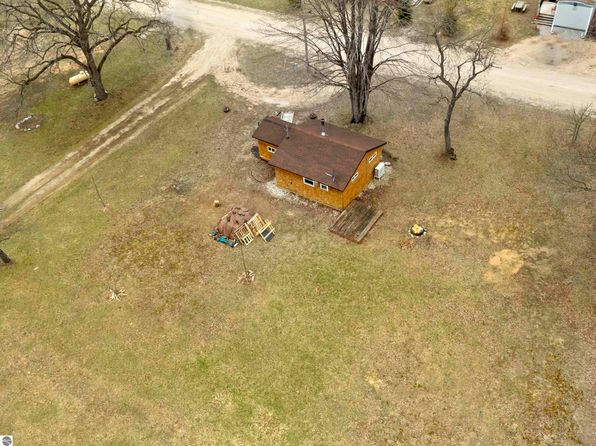 17055 State St, Copemish, MI 49625
