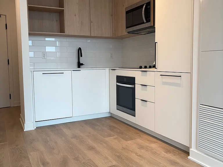 1185 Dupont St #1403 — Photo 11