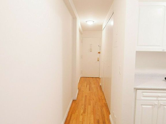 4th image of 225 E 85th St APT 408