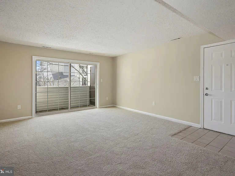 1601 Carriage House Ter #1601-E — Photo 5