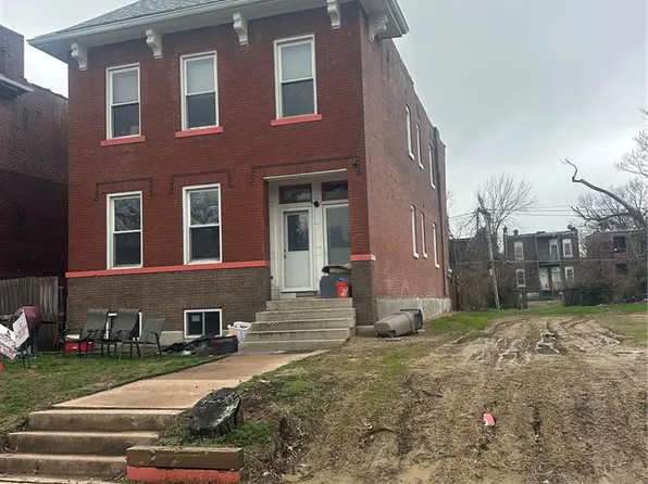 4258 East Rd, Saint Louis, MO 63110