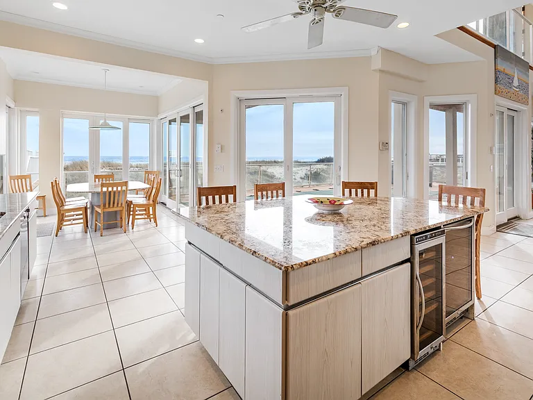 915 Dune Rd — Photo 13