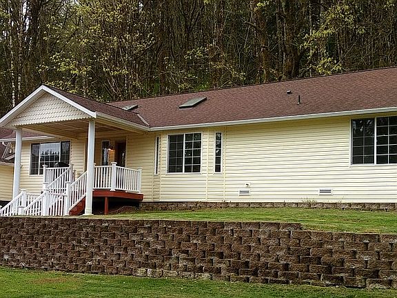Vinyl siding & railings