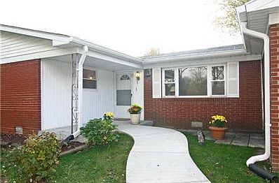 2nd image of 801 Lake Dr