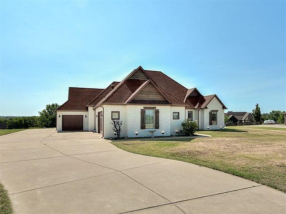 2nd image of 3682 Winding Ridge Dr