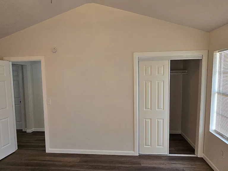 Clems Road Apartments — Photo 9