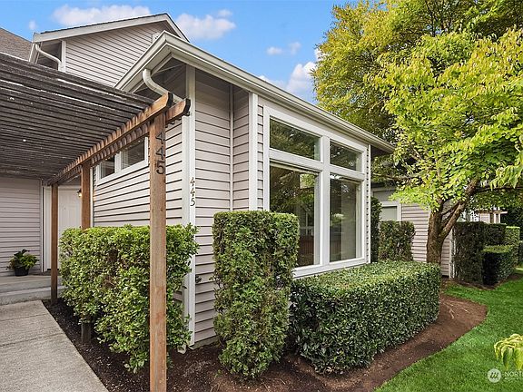 2nd image of 445 NE Alder Street #1